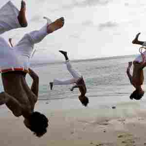capoeira acrobatics